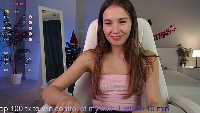 Snapshot of Bellla_Haddid chatting on 01/11/25, 03:55 Bellla Haddid online show from 01/11/25, 03:55