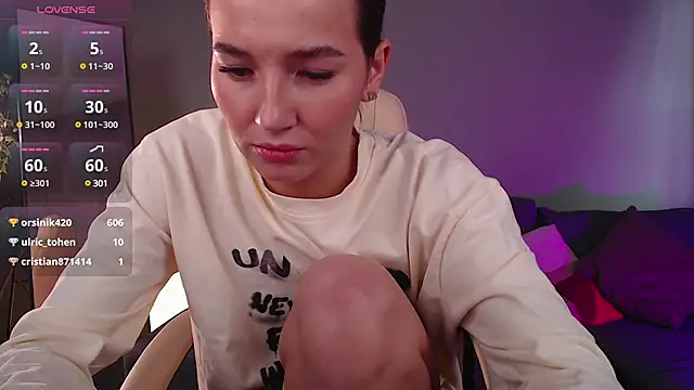 Snapshot of Bellla_Haddid chatting on 02/24/25, 03:55 Bellla Haddid online show from 02/24/25, 03:55