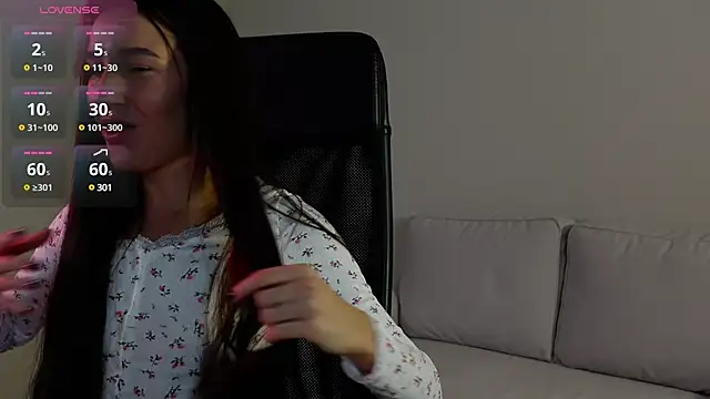 Snapshot of Bellla_Haddid chatting on 03/17/25, 12:52 Bellla Haddid online show from 03/17/25, 12:52