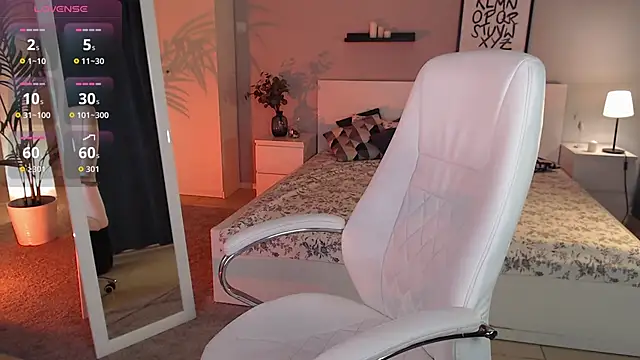 Snapshot of Bellla_Haddid chatting on 10/21/25, 01:06 Bellla Haddid online show from 10/21/25, 01:06