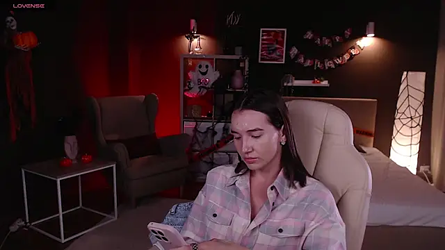 Snapshot of Bellla_Haddid chatting on 10/23/25, 01:05 Bellla Haddid online show from 10/23/25, 01:05