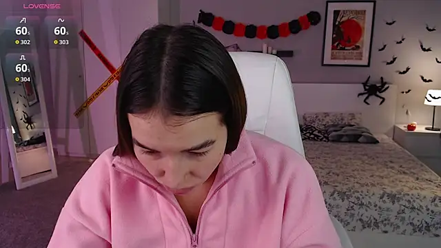 Snapshot of Bellla_Haddid chatting on 11/02/25, 01:30 Bellla Haddid online show from 11/02/25, 01:30