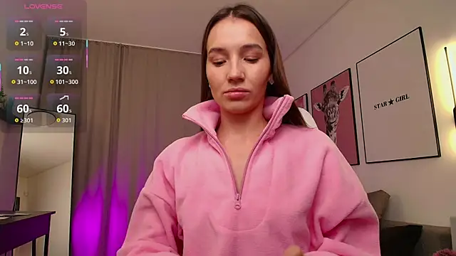 Snapshot of Bellla_Haddid chatting on 11/25/25, 01:38 Bellla Haddid online show from 11/25/25, 01:38