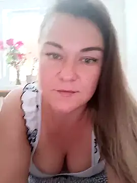 LunikaLunaX online show from 09/10/25, 09:20