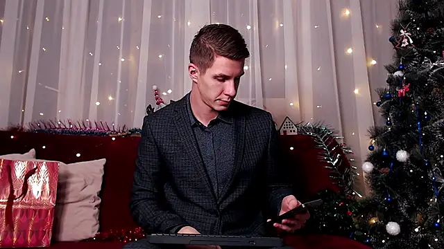 Snapshot of Chris_Brien chatting on 12/25/24, 02:46 Chris Brien online show from 12/25/24, 02:46