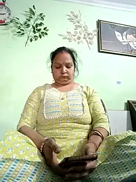 Snapshot of Kavya_kapoor chatting on 02/13/25, 08:38 Kavya kapoor online show from 02/13/25, 08:38