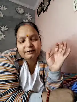 Snapshot of Kavya_kapoor chatting on 02/15/25, 07:06 Kavya kapoor online show from 02/15/25, 07:06
