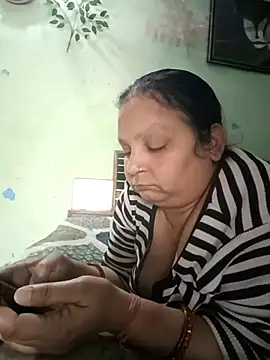 Snapshot of Kavya_kapoor chatting on 02/16/25, 09:37 Kavya kapoor online show from 02/16/25, 09:37
