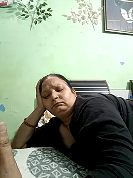 Snapshot of Kavya_kapoor chatting on 02/17/25, 08:52 Kavya kapoor online show from 02/17/25, 08:52