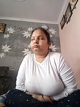 Snapshot of Kavya_kapoor chatting on 02/22/25, 04:40 Kavya kapoor online show from 02/22/25, 04:40