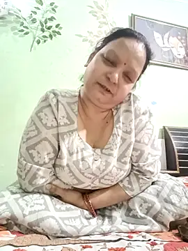 Snapshot of Kavya_kapoor chatting on 02/24/25, 10:04 Kavya kapoor online show from 02/24/25, 10:04