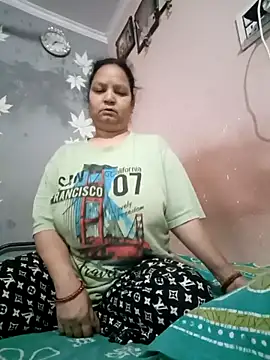 Snapshot of Kavya_kapoor chatting on 02/28/25, 01:37 Kavya kapoor online show from 02/28/25, 01:37