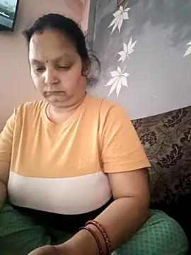 Snapshot of Kavya_kapoor chatting on 03/04/25, 12:22 Kavya kapoor online show from 03/04/25, 12:22