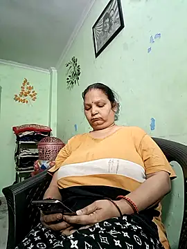 Snapshot of Kavya_kapoor chatting on 03/07/25, 01:29 Kavya kapoor online show from 03/07/25, 01:29