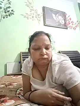 Snapshot of Kavya_kapoor chatting on 03/08/25, 04:50 Kavya kapoor online show from 03/08/25, 04:50
