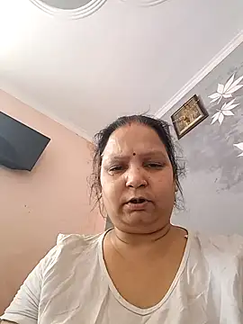 Snapshot of Kavya_kapoor chatting on 03/09/25, 05:11 Kavya kapoor online show from 03/09/25, 05:11