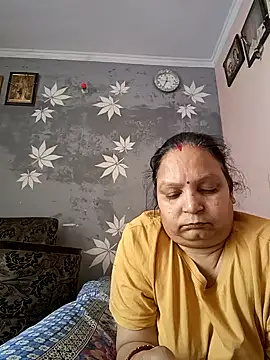 Snapshot of Kavya_kapoor chatting on 03/11/25, 07:04 Kavya kapoor online show from 03/11/25, 07:04
