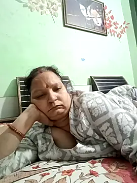 Snapshot of Kavya_kapoor chatting on 03/17/25, 05:05 Kavya kapoor online show from 03/17/25, 05:05