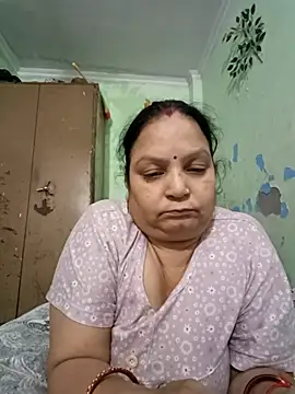 Snapshot of Kavya_kapoor chatting on 09/10/25, 05:46 Kavya kapoor online show from 09/10/25, 05:46