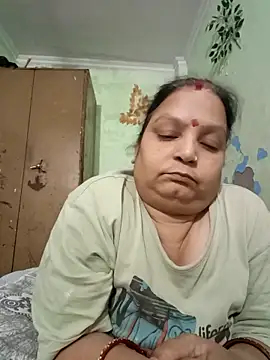 Snapshot of Kavya_kapoor chatting on 10/01/25, 08:42 Kavya kapoor online show from 10/01/25, 08:42