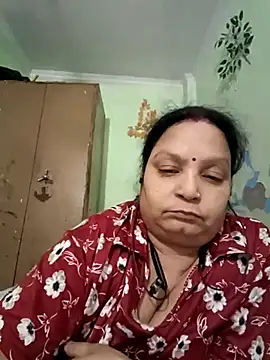 Snapshot of Kavya_kapoor chatting on 10/06/25, 05:43 Kavya kapoor online show from 10/06/25, 05:43