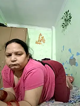 Snapshot of Kavya_kapoor chatting on 10/12/25, 05:45 Kavya kapoor online show from 10/12/25, 05:45
