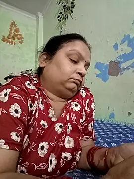 Snapshot of Kavya_kapoor chatting on 10/24/25, 06:04 Kavya kapoor online show from 10/24/25, 06:04