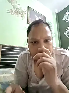 Snapshot of Kavya_kapoor chatting on 07/12/26, 08:05 Kavya kapoor online show from 07/12/26, 08:05