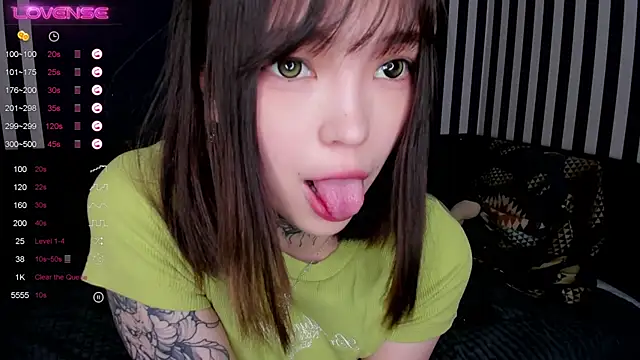 Snapshot of Dark_Ester chatting on 03/02/25, 12:01 Dark Ester online show from 03/02/25, 12:01