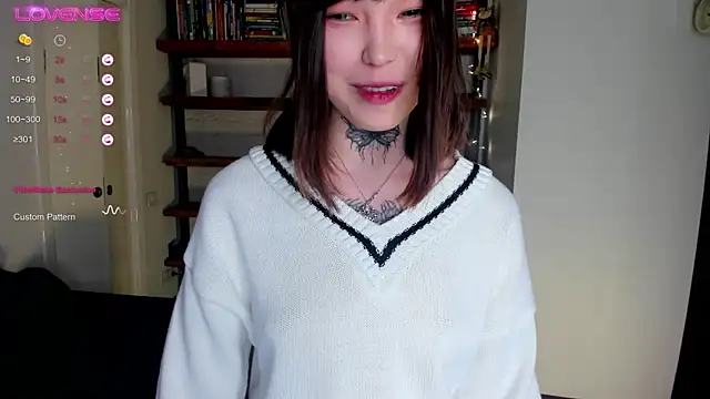 Snapshot of Dark_Ester chatting on 03/11/25, 04:51 Dark Ester online show from 03/11/25, 04:51