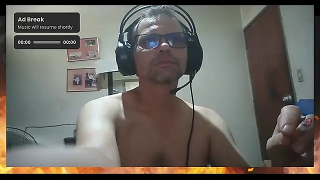 Snapshot of Aj_love22 chatting on 03/12/25, 07:28 Aj love22 online show from 03/12/25, 07:28