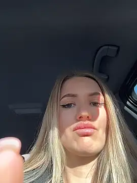 Snapshot of Devill_Angel_ chatting on 04/10/26, 06:07 Devill Angel online show from 04/10/26, 06:07