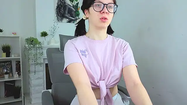 Snapshot of Baby_Evalena chatting on 02/10/26, 09:02 Baby Evalena online show from 02/10/26, 09:02