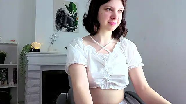 Snapshot of Baby_Evalena chatting on 02/17/26, 05:15 Baby Evalena online show from 02/17/26, 05:15