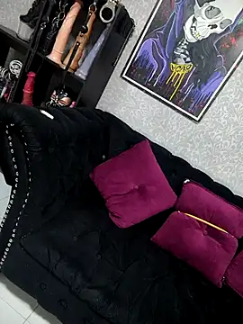 Snapshot of CamiilaMarti chatting on 05/23/26, 01:33 CamiilaMarti online show from 05/23/26, 01:33