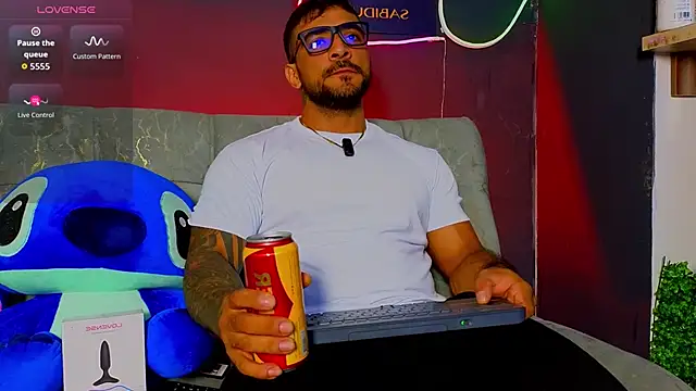 Snapshot of ERIC_HARRISON chatting on 02/19/26, 02:18 ERIC HARRISON online show from 02/19/26, 02:18