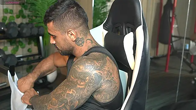 Snapshot of ERIC_HARRISON chatting on 04/05/26, 12:19 ERIC HARRISON online show from 04/05/26, 12:19