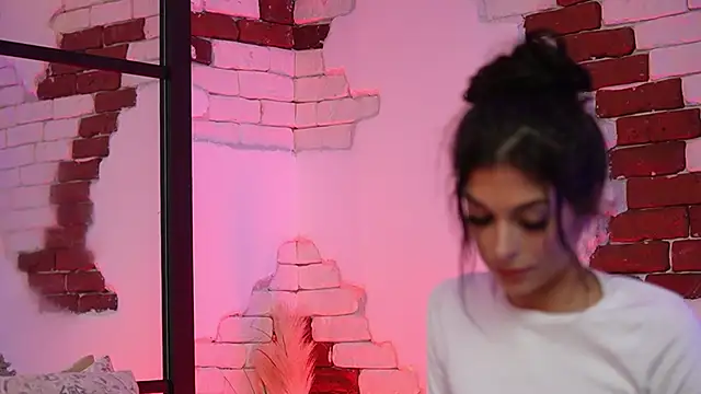 Snapshot of AngelinaCapri chatting on 12/14/24, 07:18 AngelinaCapri online show from 12/14/24, 07:18