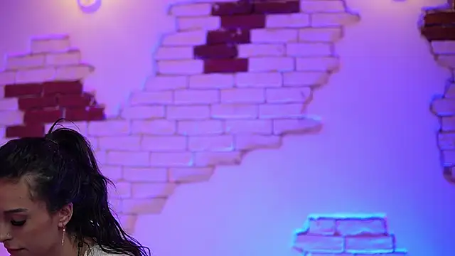 Snapshot of AngelinaCapri chatting on 02/11/25, 09:56 AngelinaCapri online show from 02/11/25, 09:56