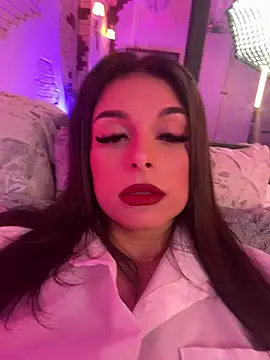 Snapshot of AngelinaCapri chatting on 03/19/25, 03:41 AngelinaCapri online show from 03/19/25, 03:41