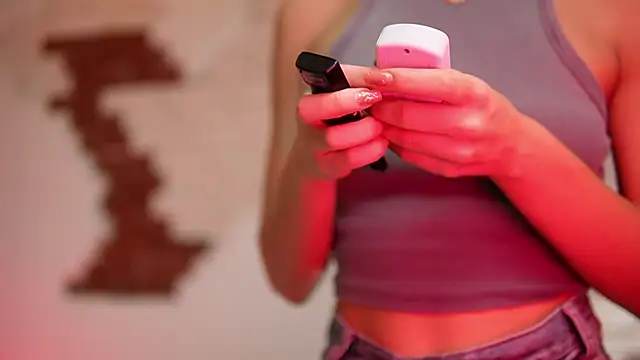 Snapshot of AngelinaCapri chatting on 09/28/25, 05:18 AngelinaCapri online show from 09/28/25, 05:18