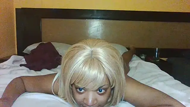 Snapshot of thekelliecapri chatting on 01/18/26, 06:01 thekelliecapri online show from 01/18/26, 06:01