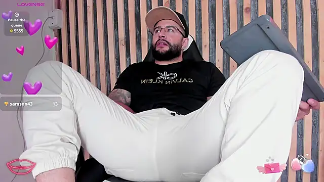 Snapshot of Luke__09 chatting on 02/11/25, 03:51 Luke 09 online show from 02/11/25, 03:51