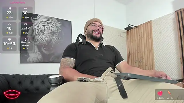 Snapshot of Luke__09 chatting on 02/20/25, 11:42 Luke 09 online show from 02/20/25, 11:42