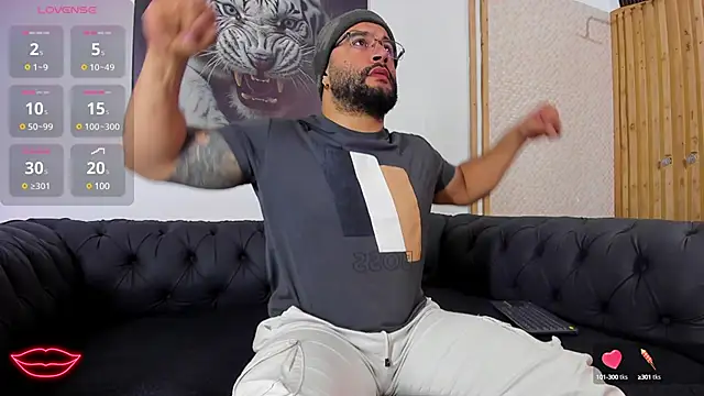 Snapshot of Luke__09 chatting on 02/23/25, 12:37 Luke 09 online show from 02/23/25, 12:37