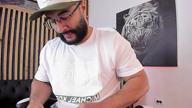 Snapshot of Luke__09 chatting on 03/08/25, 11:58 Luke 09 online show from 03/08/25, 11:58