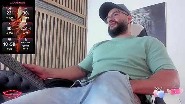 Snapshot of Luke__09 chatting on 03/15/25, 12:34 Luke 09 online show from 03/15/25, 12:34