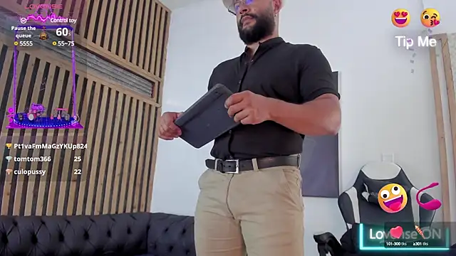 Snapshot of Luke__09 chatting on 03/18/25, 03:31 Luke 09 online show from 03/18/25, 03:31