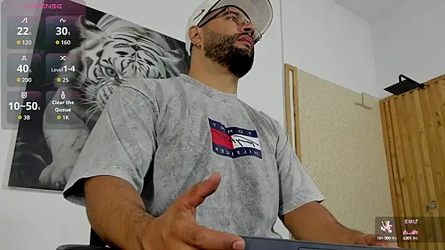 Snapshot of Luke__09 chatting on 09/11/25, 11:43 Luke 09 online show from 09/11/25, 11:43