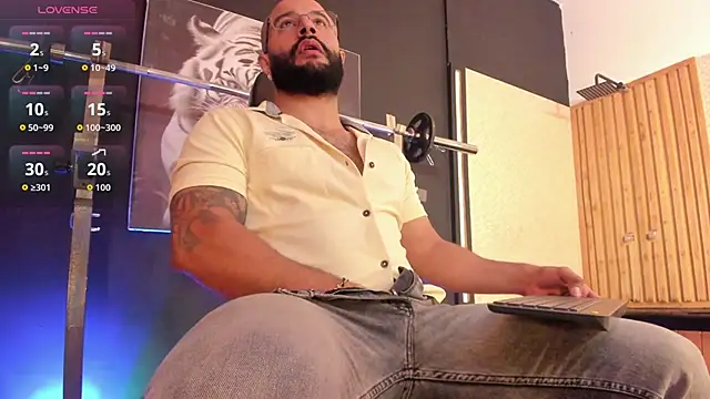 Snapshot of Luke__09 chatting on 10/29/25, 11:34 Luke 09 online show from 10/29/25, 11:34